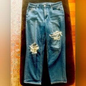 American Eagle Ripped Mom Jean